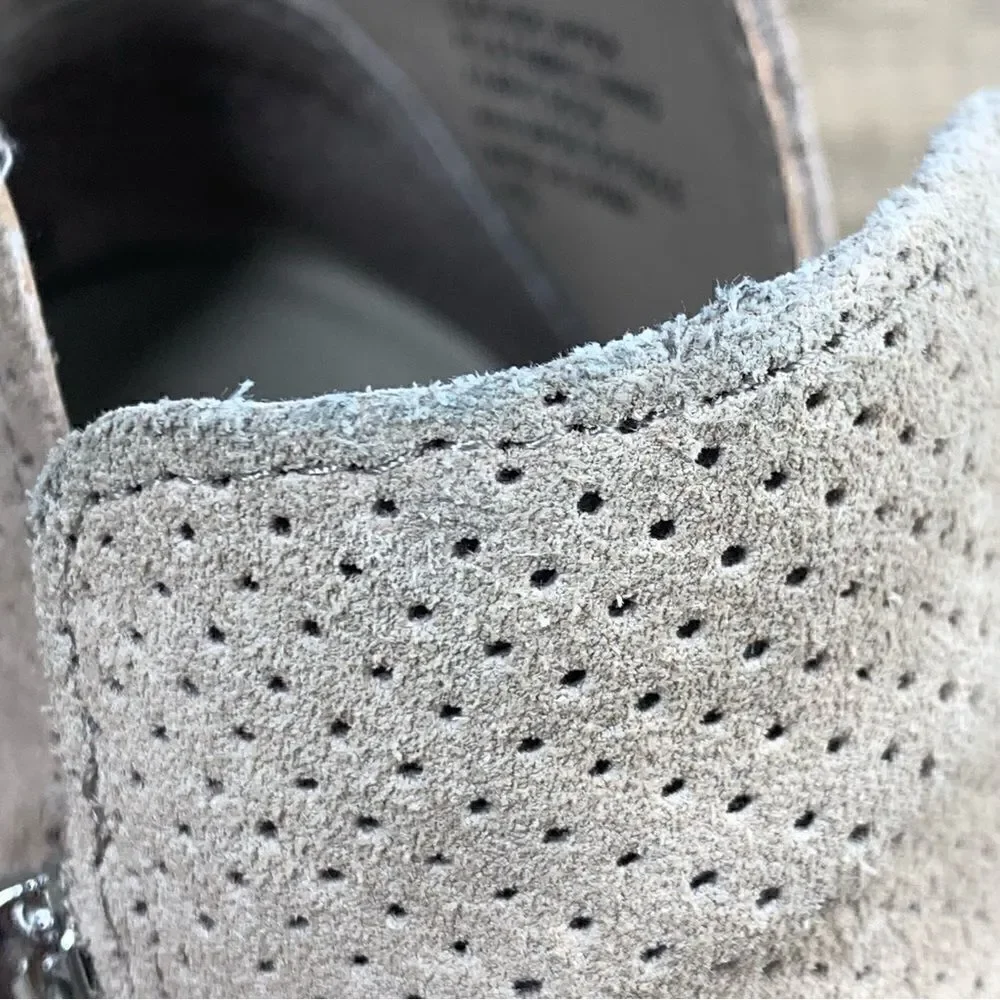 Steve Madden~Women's~” Caliber” Taupe Suede  Ankle~Sneakers~Size 8.5M.‎
